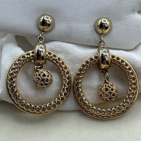 Vintage hoop 3D ornate dangle screw back earrings - Picture 2 of 6